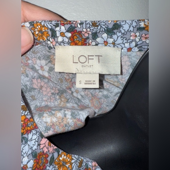 LOFT Floral Print Women's Top Size Small - Picture 4 of 7